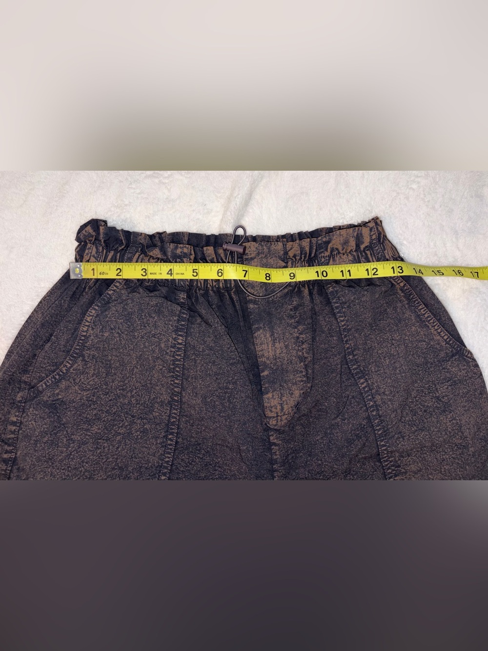 Urban Outfitters Crinkle Cargo Barrel Parachute Pants sz S NEW! - Picture 7 of 10